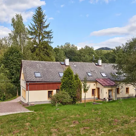 Spacious Mountain Retreat, Cleaning Included * Lampertice