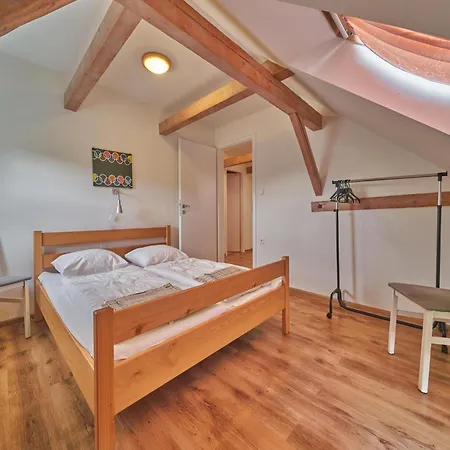 Spacious Mountain Retreat, Cleaning Included * Lampertice